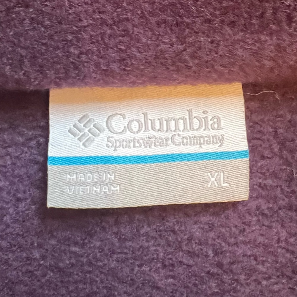 Columbia- Zip- up Fleece Vest with pockets- Deep Purple- XL - Picture 2 of 7